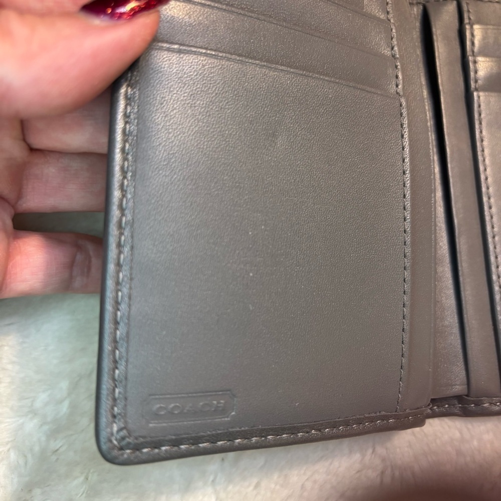 COACH Wallet Signature C Charcoal Gray Silver Metallic Trifold Patent Leather - Picture 14 of 16